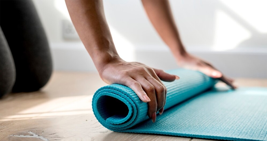 Cần chuẩn bị gì trước khi thực hiện cách giặt thảm yoga cao su
