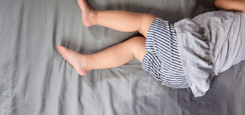 Khám phá cách giặt nệm dính nước tiểu và giữ cho nệm luôn sạch sẽ