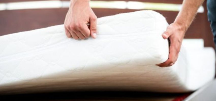 Hãy nhớ đảo chiều và xoay đệm khoảng 3-6 tháng một lần